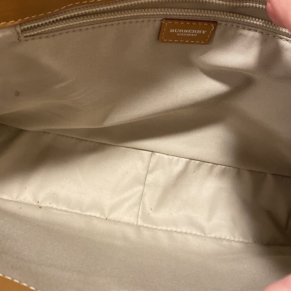Burberry London Authentic handbag. In better than good condition. - Picture 11 of 16